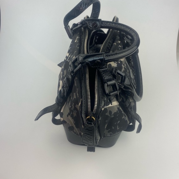 Burberry Floral Beat Satchel - Picture 5 of 8